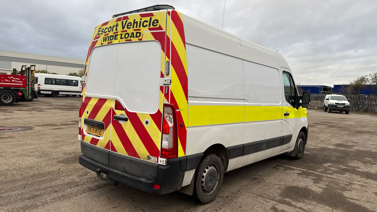 RENAULT MASTER 35 2.3 - Furgón: foto 4 RENAULT MASTER 35 2.3 - Furgón: foto 4