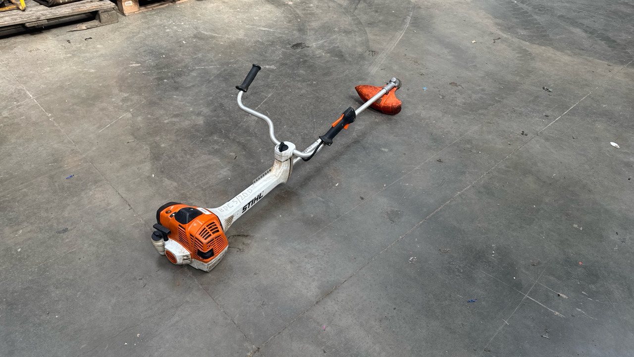STIHL FS490C STRIMMER - Equipo de construcción: foto 1 STIHL FS490C STRIMMER - Equipo de construcción: foto 1