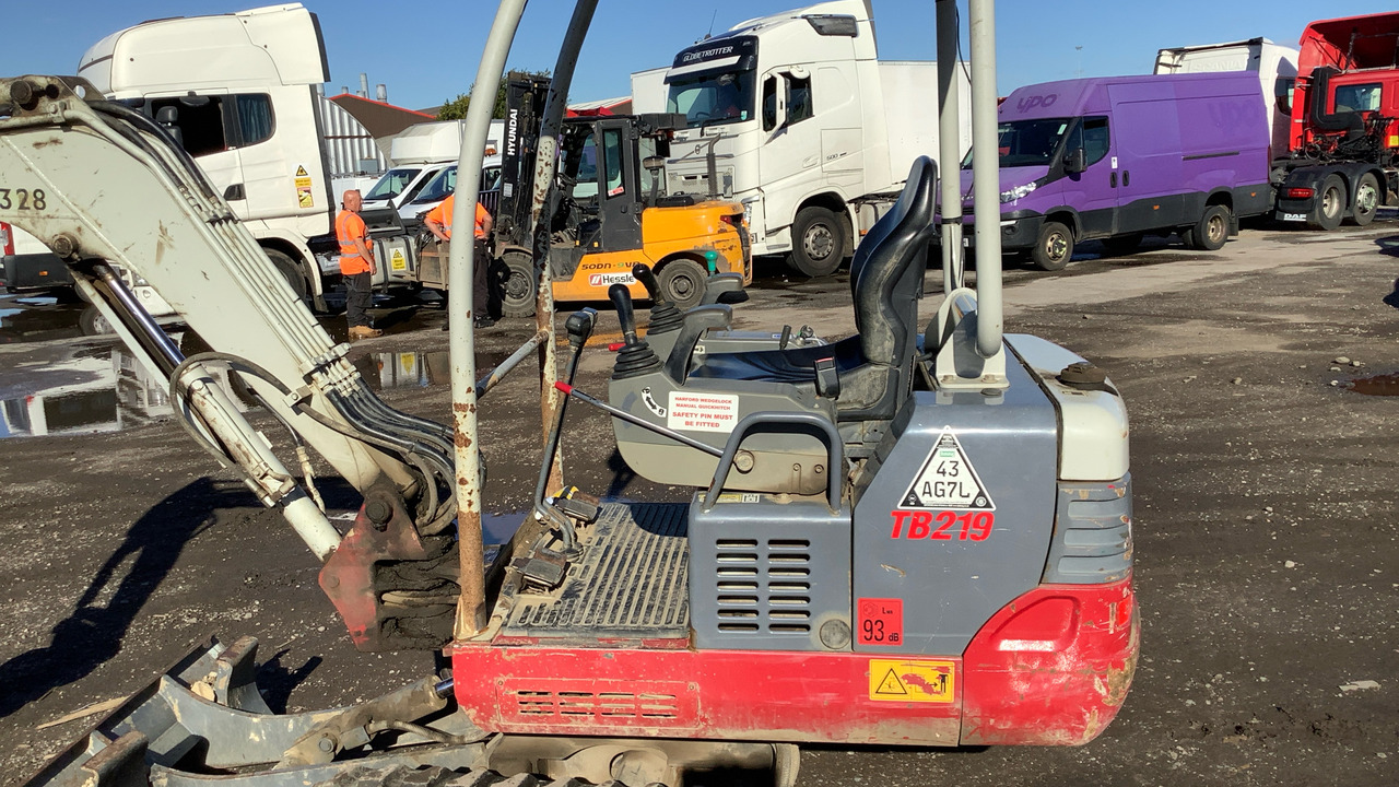 TAKEUCHI TB219 - Miniexcavadora: foto 5 TAKEUCHI TB219 - Miniexcavadora: foto 5