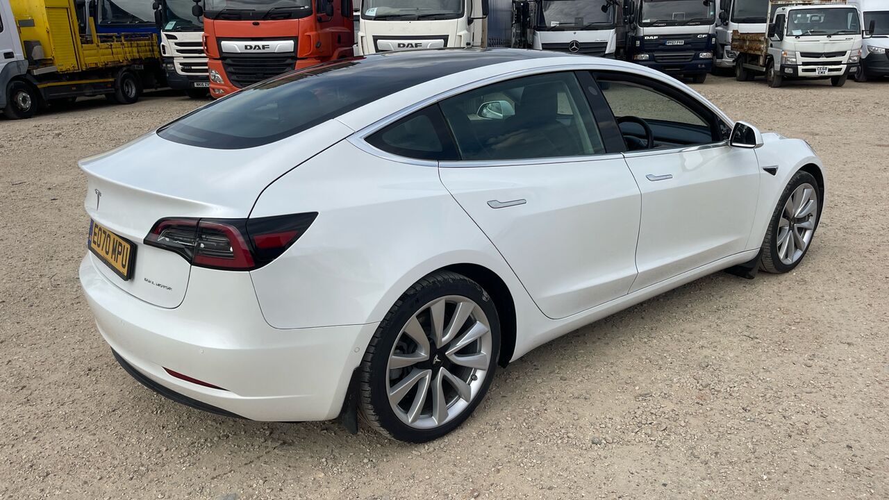 Tesla Model 3 - Sedan: foto 4 Tesla Model 3 - Sedan: foto 4