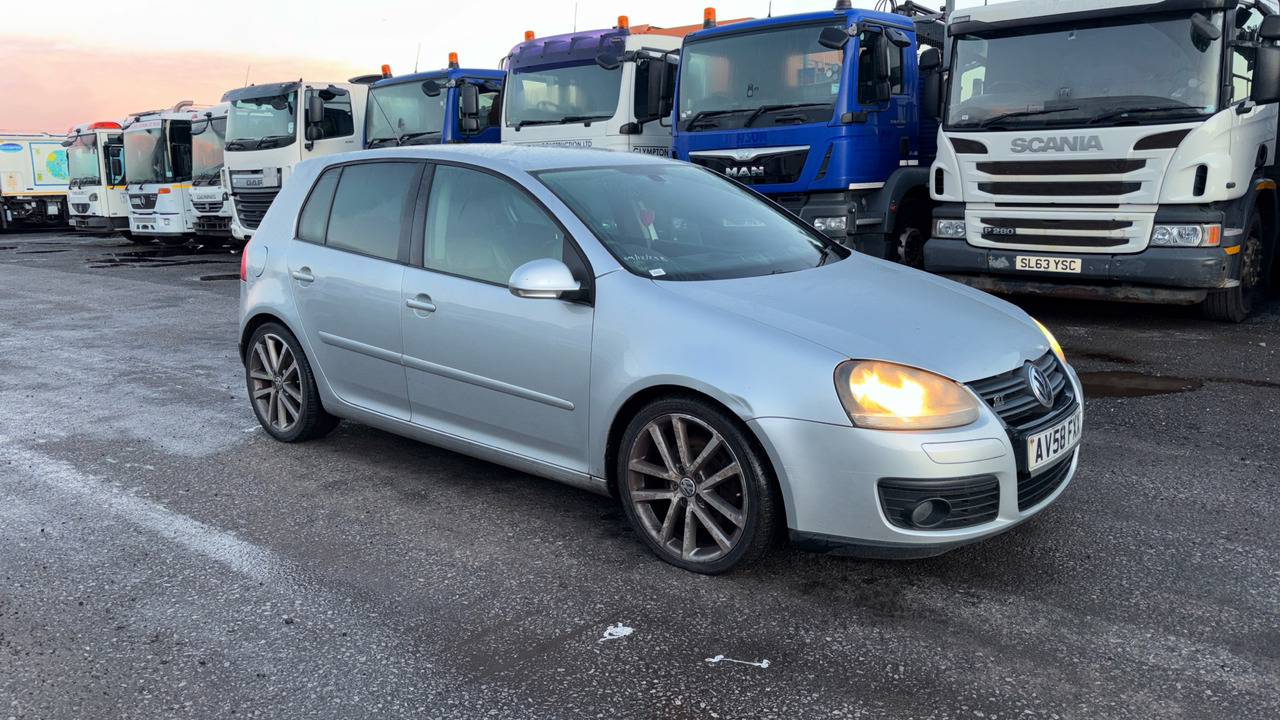 VOLKSWAGEN GOLF 2.0 GT Sport TDI 170 DPF - Hatchback: foto 1 VOLKSWAGEN GOLF 2.0 GT Sport TDI 170 DPF - Hatchback: foto 1