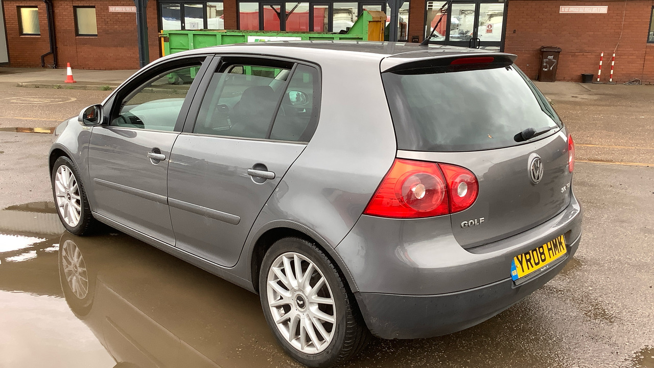 VOLKSWAGEN GOLF GT 2.0 TDI 140PS - Hatchback: foto 3 VOLKSWAGEN GOLF GT 2.0 TDI 140PS - Hatchback: foto 3