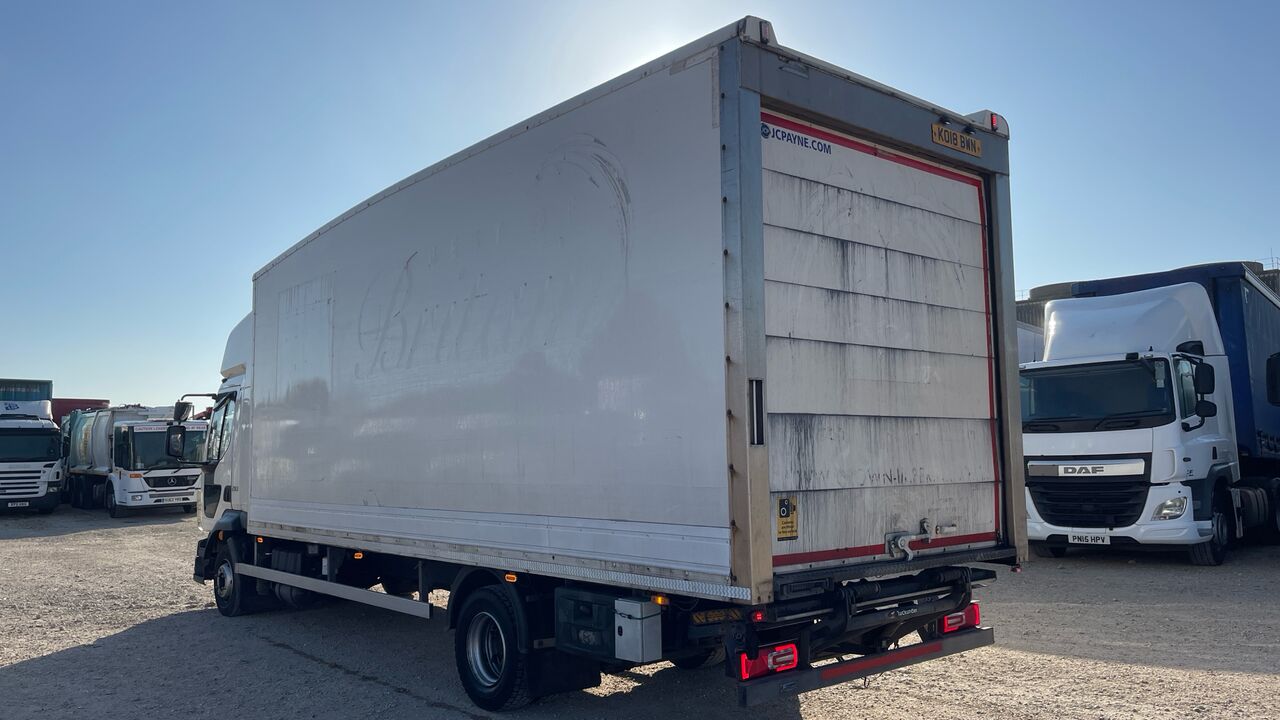 VOLVO FL 210 - Camión caja cerrada: foto 3 VOLVO FL 210 - Camión caja cerrada: foto 3