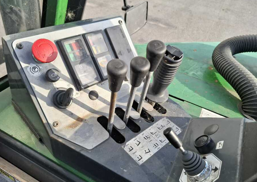 Combilift C3000CB - Carretilla de 4 vías: foto 5 Combilift C3000CB - Carretilla de 4 vías: foto 5