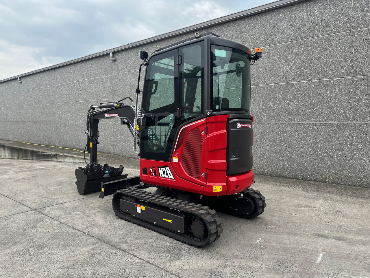 RHINOCEROS XN28 - Miniexcavadora: foto 2 RHINOCEROS XN28 - Miniexcavadora: foto 2