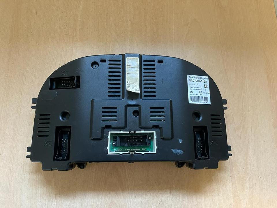 MAN Kombiinstrument Tacho 81272026190 - Salpicadero para Camión: foto 3 MAN Kombiinstrument Tacho 81272026190 - Salpicadero para Camión: foto 3