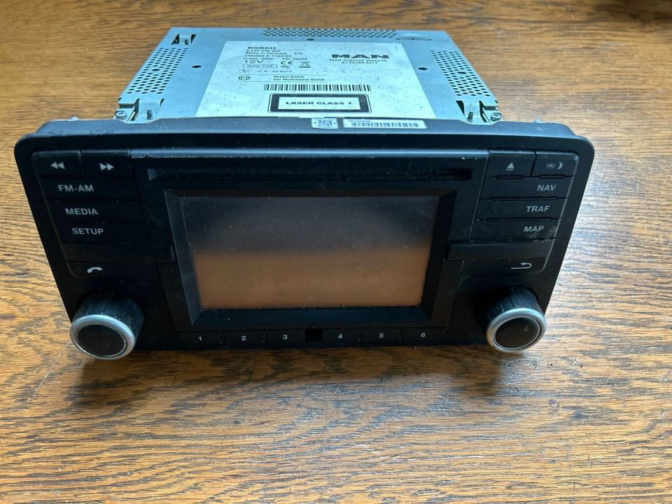 MAN Radio/Navigationssystem TGM BOSCH 81.28100-6017 - Sistema de navegación para Camión: foto 1 MAN Radio/Navigationssystem TGM BOSCH 81.28100-6017 - Sistema de navegación para Camión: foto 1