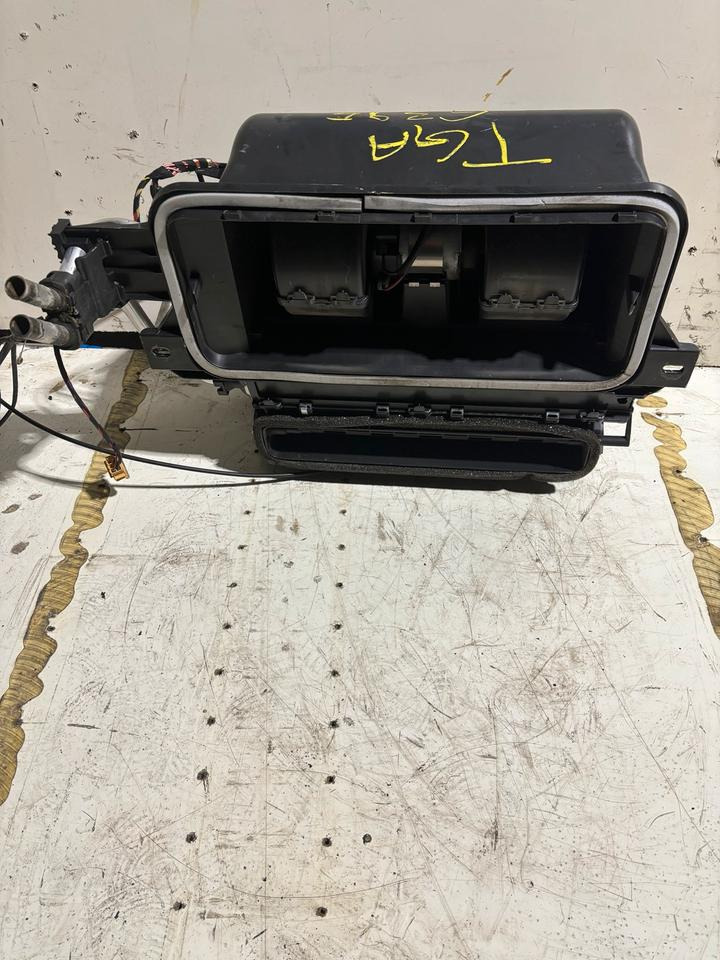 MAN TGA Innenraum Gebläse/Heizung 81.61900.6395 - Ventilador para Camión: foto 2 MAN TGA Innenraum Gebläse/Heizung 81.61900.6395 - Ventilador para Camión: foto 2