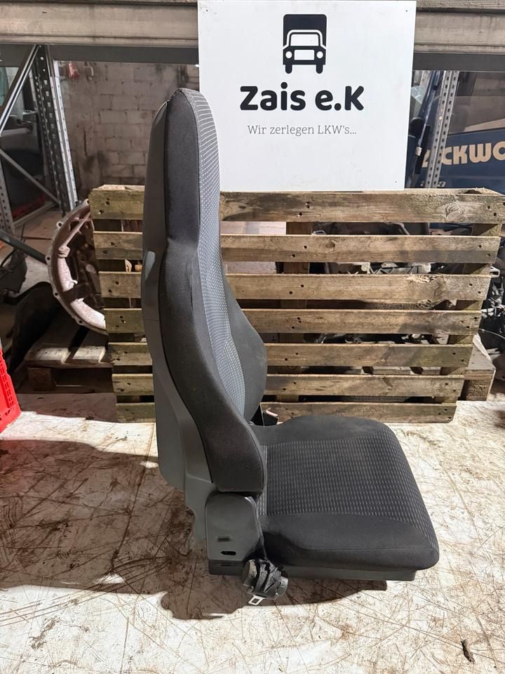 MAN TGL EURO5/6 Mittlerer Sitz - Asiento para Camión: foto 2 MAN TGL EURO5/6 Mittlerer Sitz - Asiento para Camión: foto 2