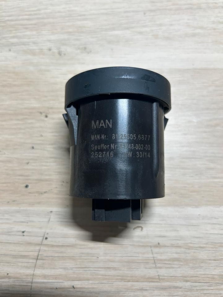 MAN TGL Lichtschalter 81.25505-6877 - Conmutador en la columna de dirección para Camión: foto 3 MAN TGL Lichtschalter 81.25505-6877 - Conmutador en la columna de dirección para Camión: foto 3