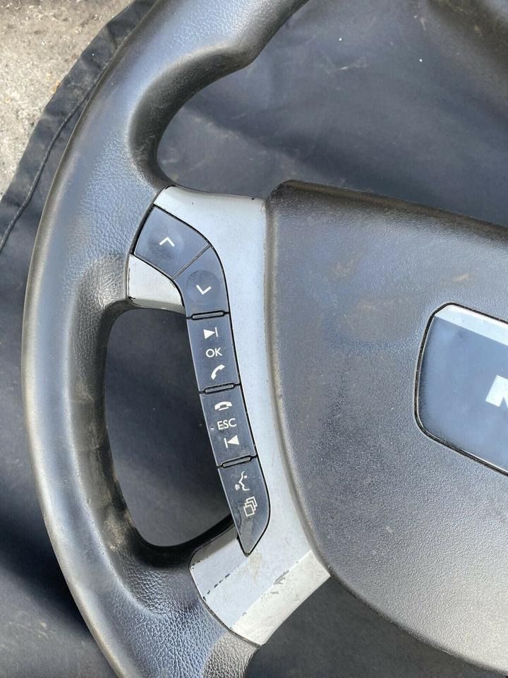 MAN TGL TGM Original Lenkrad Multifunktionslenkrad - Volante para Camión: foto 2 MAN TGL TGM Original Lenkrad Multifunktionslenkrad - Volante para Camión: foto 2