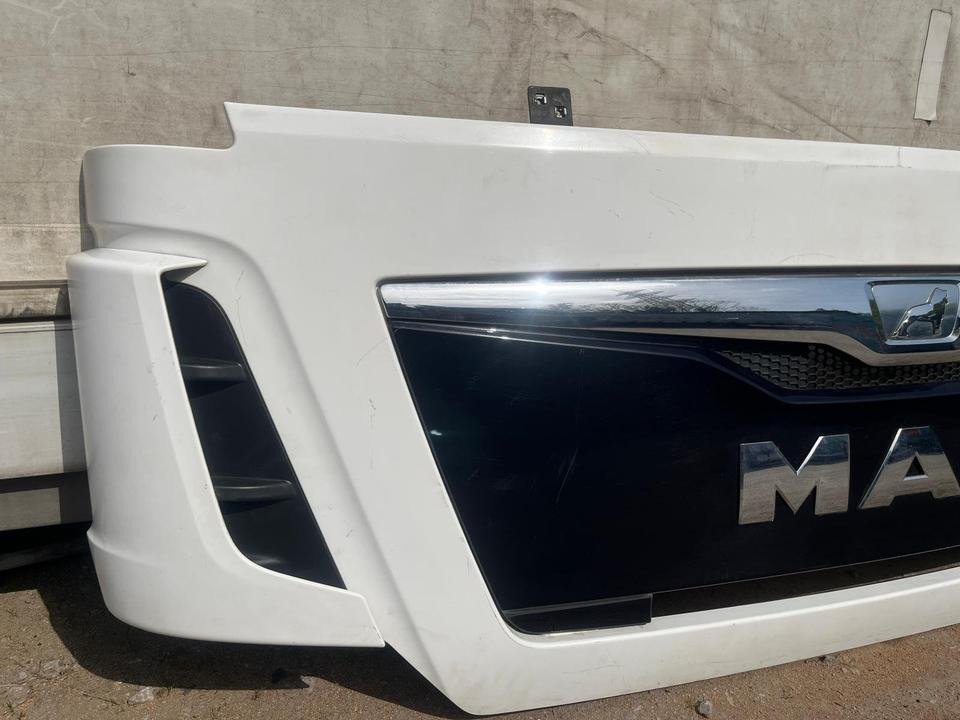 MAN TGX EU6 Motorhaube Kühlergrill 81.061110-6095 - Radiador para Camión: foto 4 MAN TGX EU6 Motorhaube Kühlergrill 81.061110-6095 - Radiador para Camión: foto 4