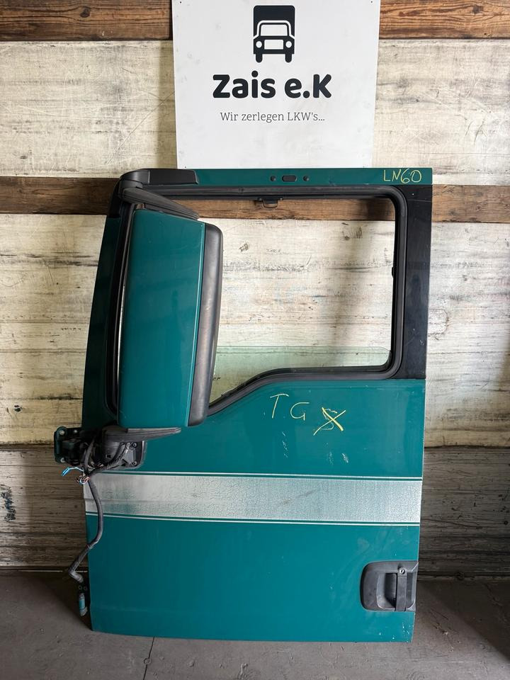 MAN TGX Fahrertür Grün Spiegel Innenverkleidung LN 60 - Puerta y piezas para Camión: foto 1 MAN TGX Fahrertür Grün Spiegel Innenverkleidung LN 60 - Puerta y piezas para Camión: foto 1