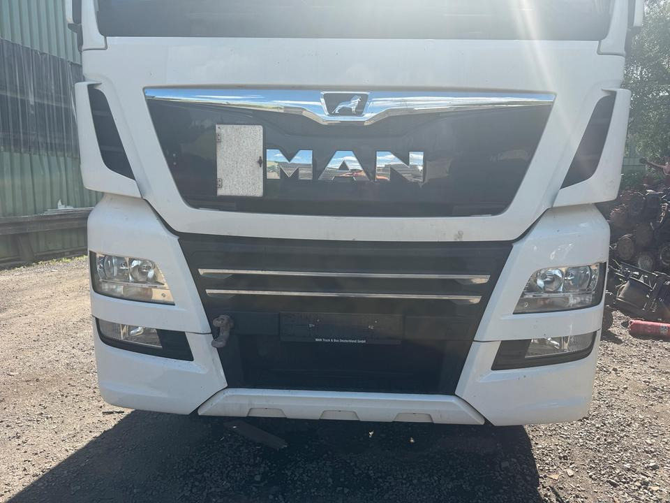 MAN TGX Frontpaket EU6 - Carrocería y exterior para Camión: foto 1 MAN TGX Frontpaket EU6 - Carrocería y exterior para Camión: foto 1
