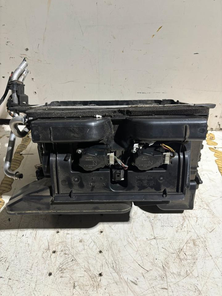 MAN TGX/TGS Innenraum Gebläse/Heizung 81.61900.6400 - Ventilador para Camión: foto 5 MAN TGX/TGS Innenraum Gebläse/Heizung 81.61900.6400 - Ventilador para Camión: foto 5
