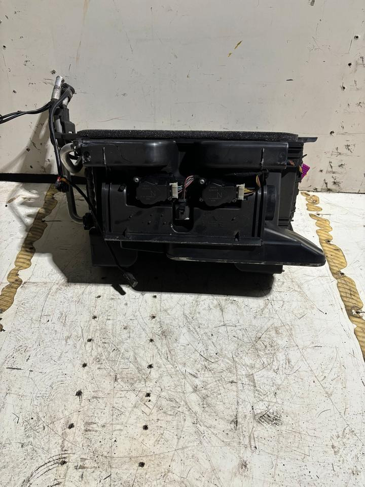 MAN TGX/TGS Innenraum Gebläse/Heizung 81.61900.6415 - Ventilador para Camión: foto 5 MAN TGX/TGS Innenraum Gebläse/Heizung 81.61900.6415 - Ventilador para Camión: foto 5