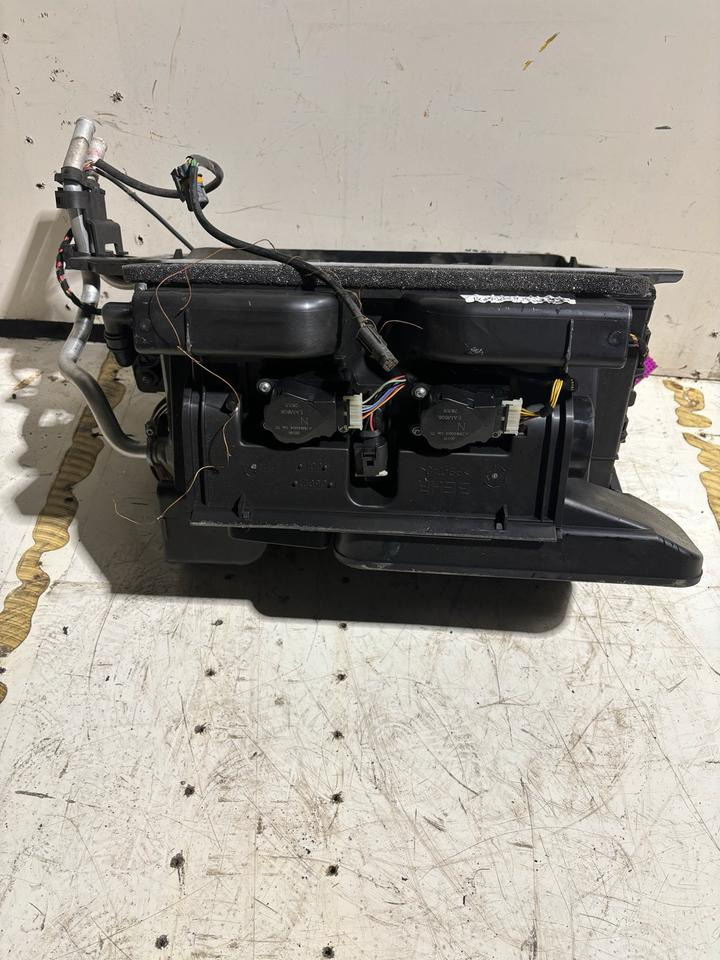 MAN TGX/TGS Innenraum Gebläse/Heizung 81.61900.6433 - Ventilador para Camión: foto 5 MAN TGX/TGS Innenraum Gebläse/Heizung 81.61900.6433 - Ventilador para Camión: foto 5
