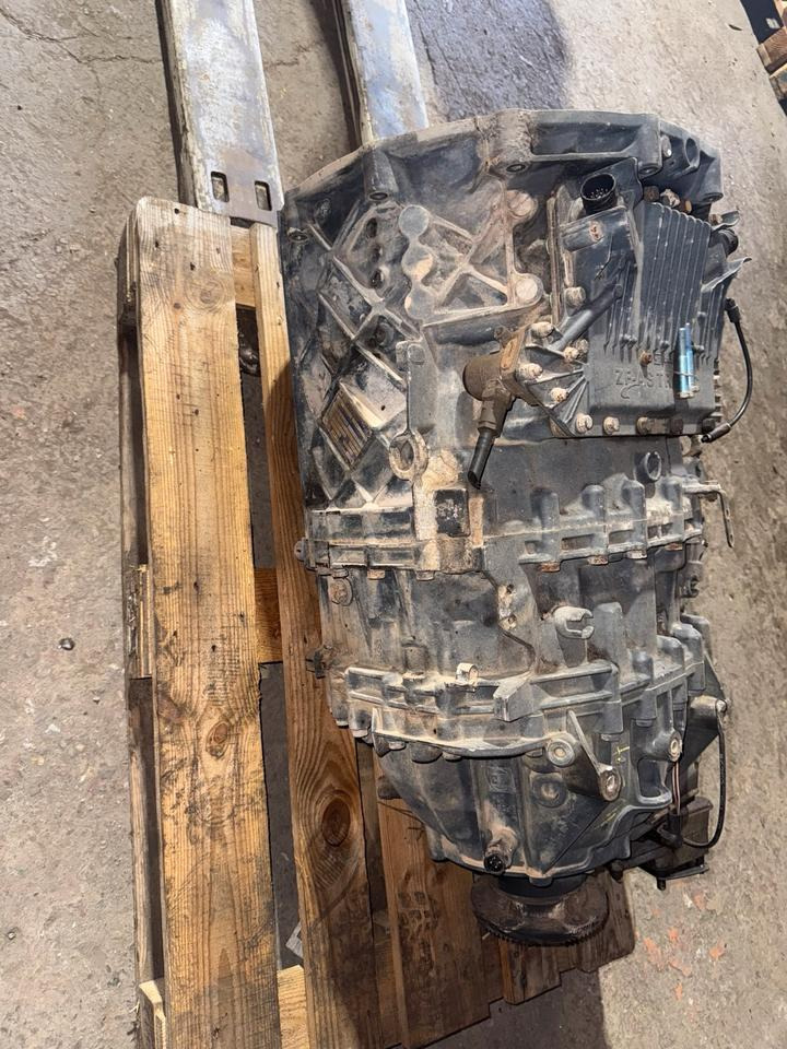 MAN ZF ASTRONIC Getriebe 12 AS 2301 + Nebenantrieb - Caja de cambios para Camión: foto 2 MAN ZF ASTRONIC Getriebe 12 AS 2301 + Nebenantrieb - Caja de cambios para Camión: foto 2