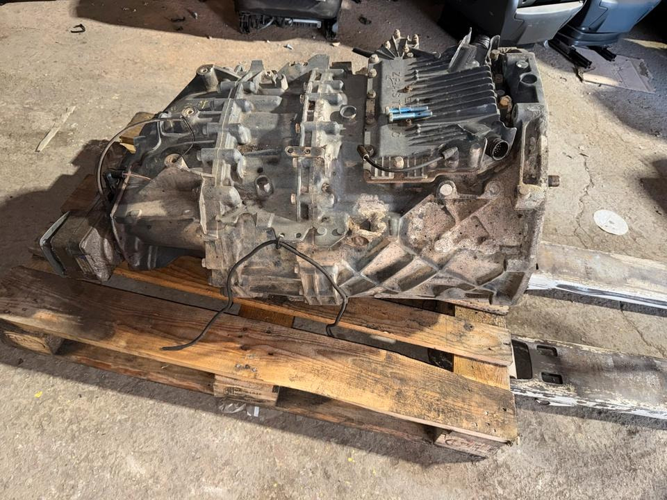 MAN ZF ASTRONIC Getriebe 12 AS 2301 + Nebenantrieb - Caja de cambios para Camión: foto 3 MAN ZF ASTRONIC Getriebe 12 AS 2301 + Nebenantrieb - Caja de cambios para Camión: foto 3