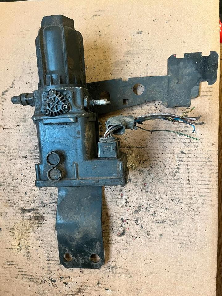 Mercedes Actros MP4 AdBlue Pumpe A0001402378 - Bomba de combustible para Camión: foto 5 Mercedes Actros MP4 AdBlue Pumpe A0001402378 - Bomba de combustible para Camión: foto 5