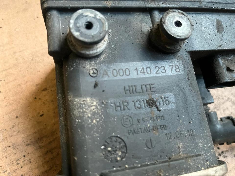 Mercedes Actros MP4 AdBlue Pumpe A0001402378 - Bomba de combustible para Camión: foto 2 Mercedes Actros MP4 AdBlue Pumpe A0001402378 - Bomba de combustible para Camión: foto 2