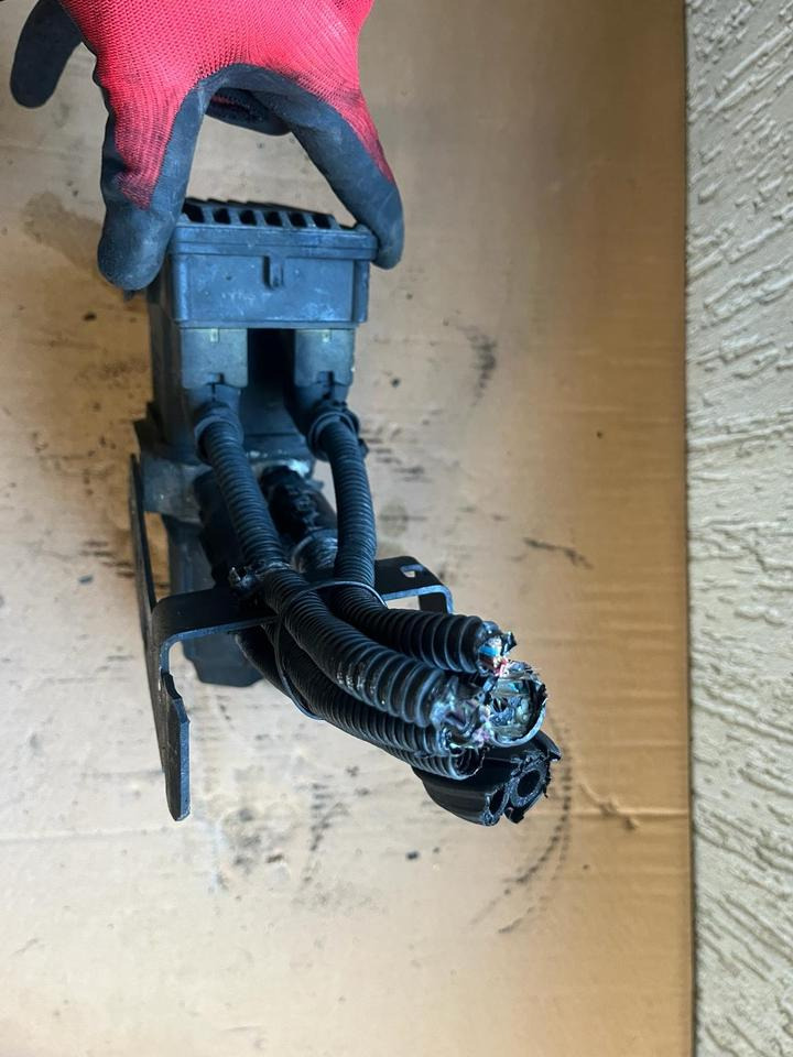 Mercedes Actros MP4 AdBlue Pumpe A0001403378 - Bomba de combustible para Camión: foto 3 Mercedes Actros MP4 AdBlue Pumpe A0001403378 - Bomba de combustible para Camión: foto 3