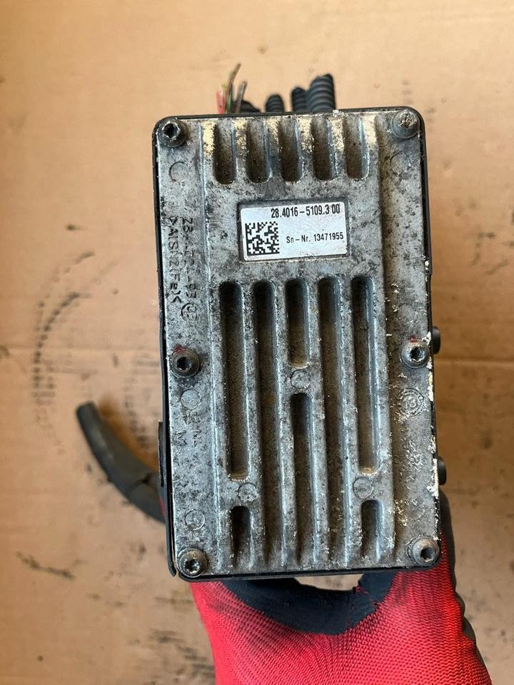 Mercedes Actros MP4 AdBlue Pumpe A0001403978 - Bomba de combustible para Camión: foto 5 Mercedes Actros MP4 AdBlue Pumpe A0001403978 - Bomba de combustible para Camión: foto 5