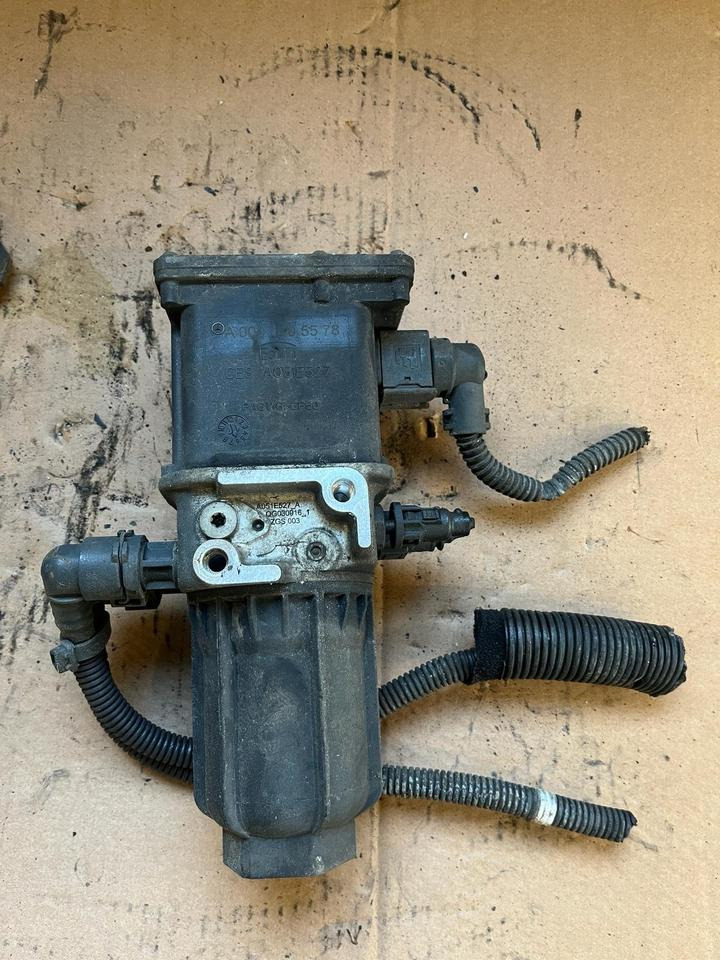 Mercedes Actros MP4 AdBlue Pumpe A0001405578 - Bomba de combustible para Camión: foto 4 Mercedes Actros MP4 AdBlue Pumpe A0001405578 - Bomba de combustible para Camión: foto 4