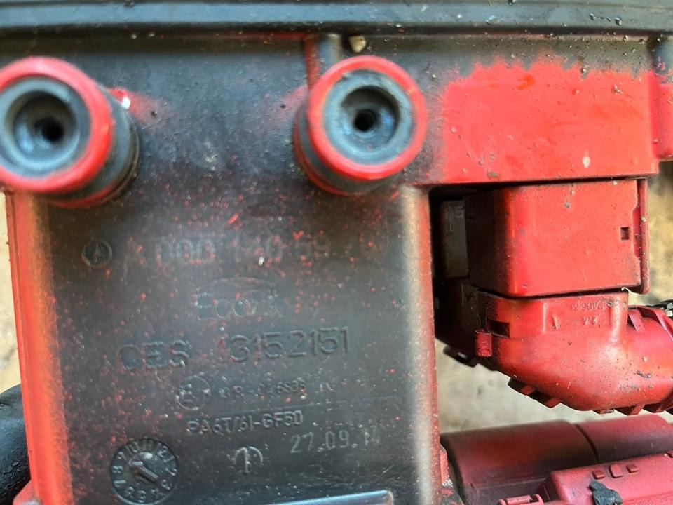 Mercedes Actros MP4 AdBlue Pumpe A0001405978 - Bomba de combustible para Camión: foto 2 Mercedes Actros MP4 AdBlue Pumpe A0001405978 - Bomba de combustible para Camión: foto 2