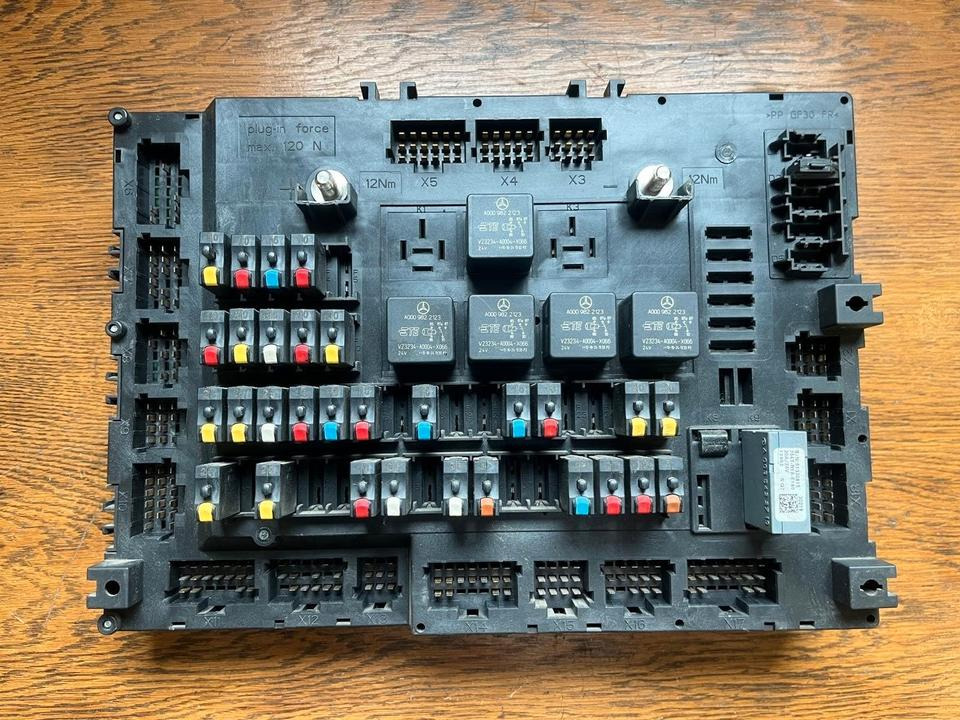 Mercedes Actros MP4 Continental Sicherungskasten A0014463158 - Fusible para Camión: foto 1 Mercedes Actros MP4 Continental Sicherungskasten A0014463158 - Fusible para Camión: foto 1