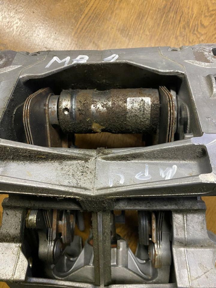 Mercedes Actros MP4 Lenksäule Lenkung - Columna de dirección para Camión: foto 4 Mercedes Actros MP4 Lenksäule Lenkung - Columna de dirección para Camión: foto 4