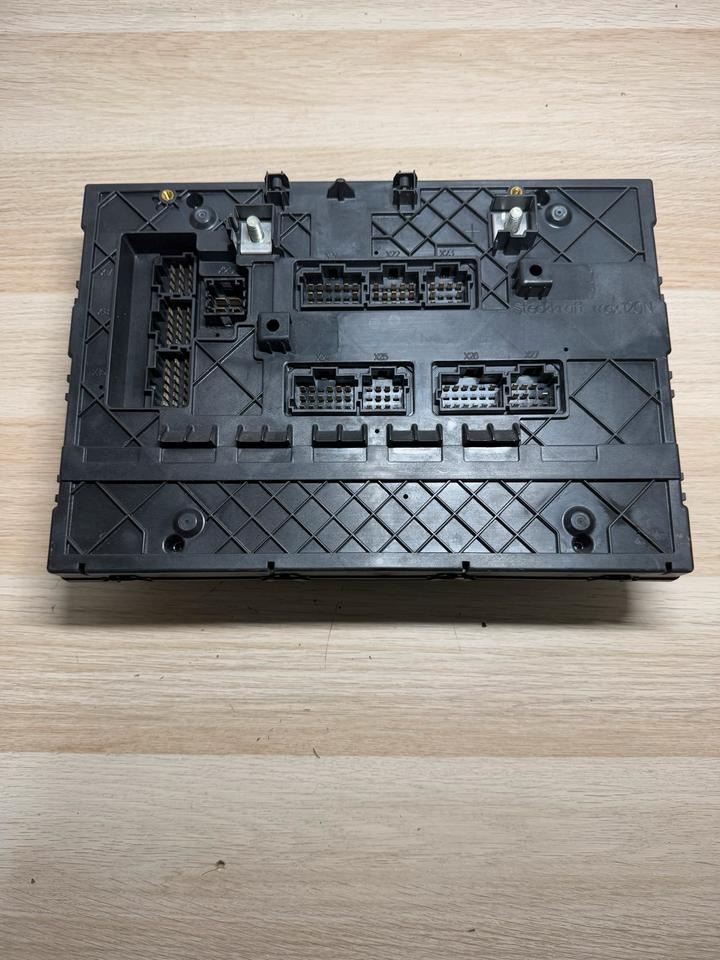 Mercedes Actros MP4 Sicherungskasten A0014462458 - Fusible para Camión: foto 4 Mercedes Actros MP4 Sicherungskasten A0014462458 - Fusible para Camión: foto 4