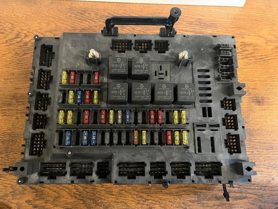 Mercedes Actros MP4 Single-SAM Sicherungskasten A0014465858 - Fusible para Camión: foto 2 Mercedes Actros MP4 Single-SAM Sicherungskasten A0014465858 - Fusible para Camión: foto 2