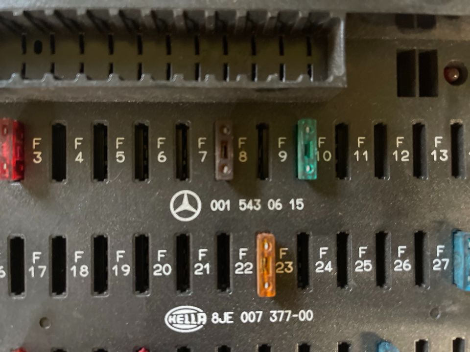 Mercedes Atego Sicherungskasten (Zentralelektrik) 0015430615 - Fusible para Camión: foto 3 Mercedes Atego Sicherungskasten (Zentralelektrik) 0015430615 - Fusible para Camión: foto 3