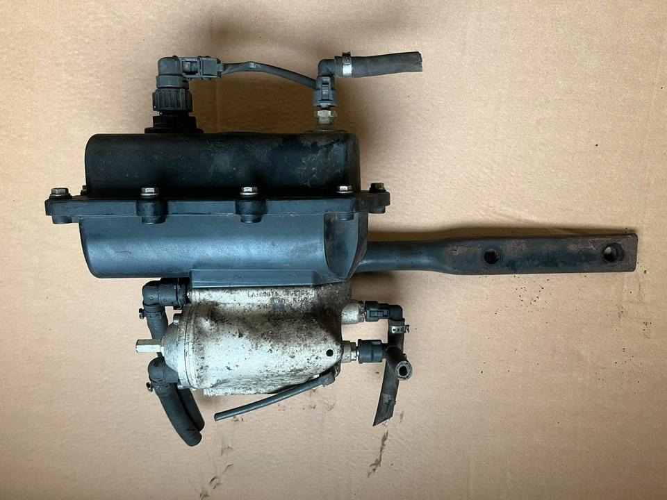 Mercedes-Benz Actros Atego EU4 EU5 AdBlue Pumpe A0001400978 - Bomba de combustible para Camión: foto 1 Mercedes-Benz Actros Atego EU4 EU5 AdBlue Pumpe A0001400978 - Bomba de combustible para Camión: foto 1