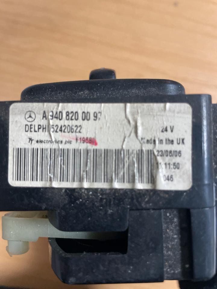 Mercedes-Benz axor atego heizungsbedienung A9408200097 - Calefacción/ Ventilación para Camión: foto 2 Mercedes-Benz axor atego heizungsbedienung A9408200097 - Calefacción/ Ventilación para Camión: foto 2