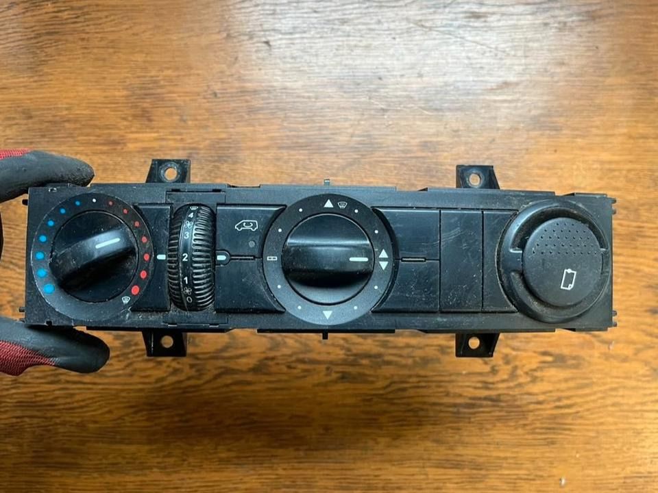 Mercedes Sprinter Klimabedienteil Klima Heizung A9068300185 - Calefacción/ Ventilación para Camión: foto 1 Mercedes Sprinter Klimabedienteil Klima Heizung A9068300185 - Calefacción/ Ventilación para Camión: foto 1