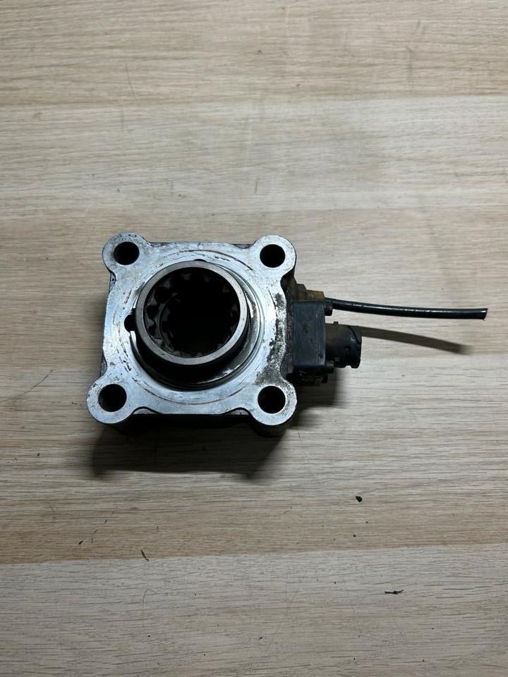 MAN Nebenantrieb ZF 81.38100-6771 - Piezas de recambio: foto 3 MAN Nebenantrieb ZF 81.38100-6771 - Piezas de recambio: foto 3