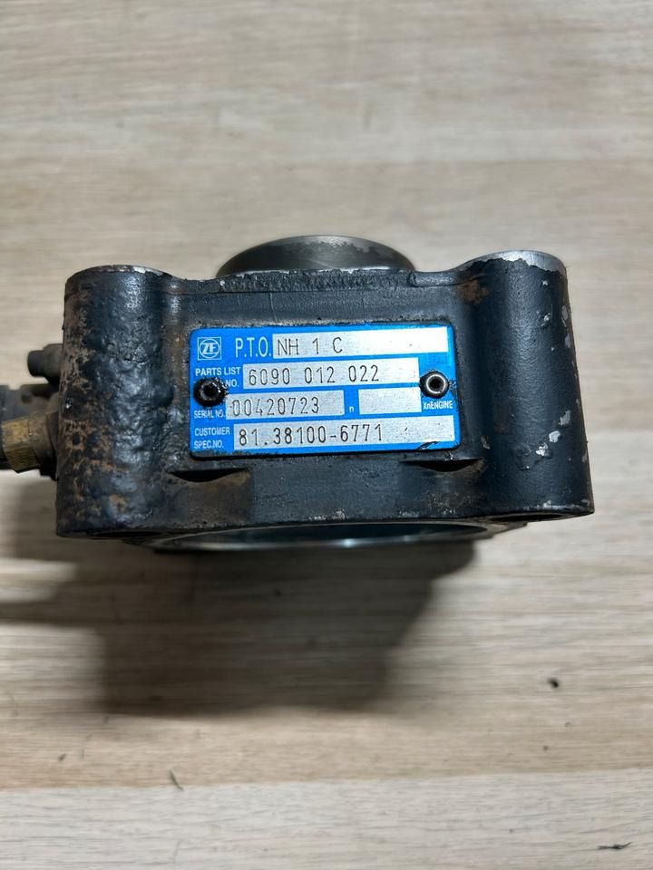 MAN Nebenantrieb ZF 81.38100-6771 - Piezas de recambio: foto 4 MAN Nebenantrieb ZF 81.38100-6771 - Piezas de recambio: foto 4