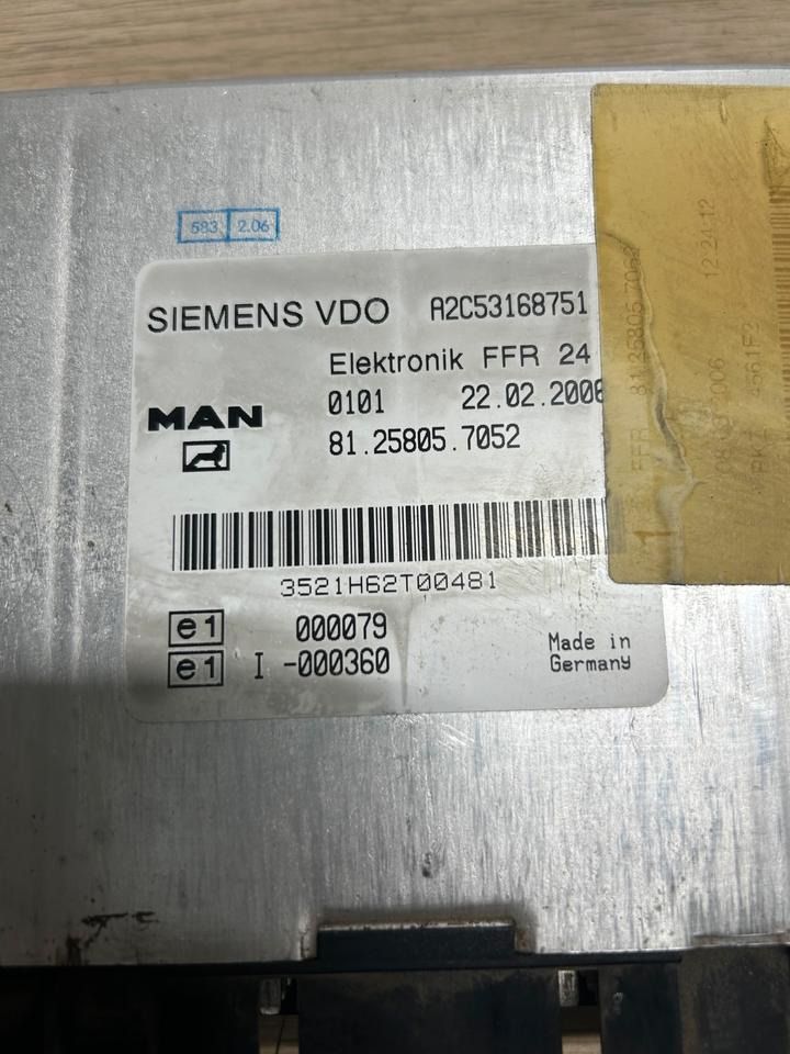MAN Siemens VDO Elektronik FFR Steuergerät 81.25805.7052 - Piezas de recambio: foto 3 MAN Siemens VDO Elektronik FFR Steuergerät 81.25805.7052 - Piezas de recambio: foto 3