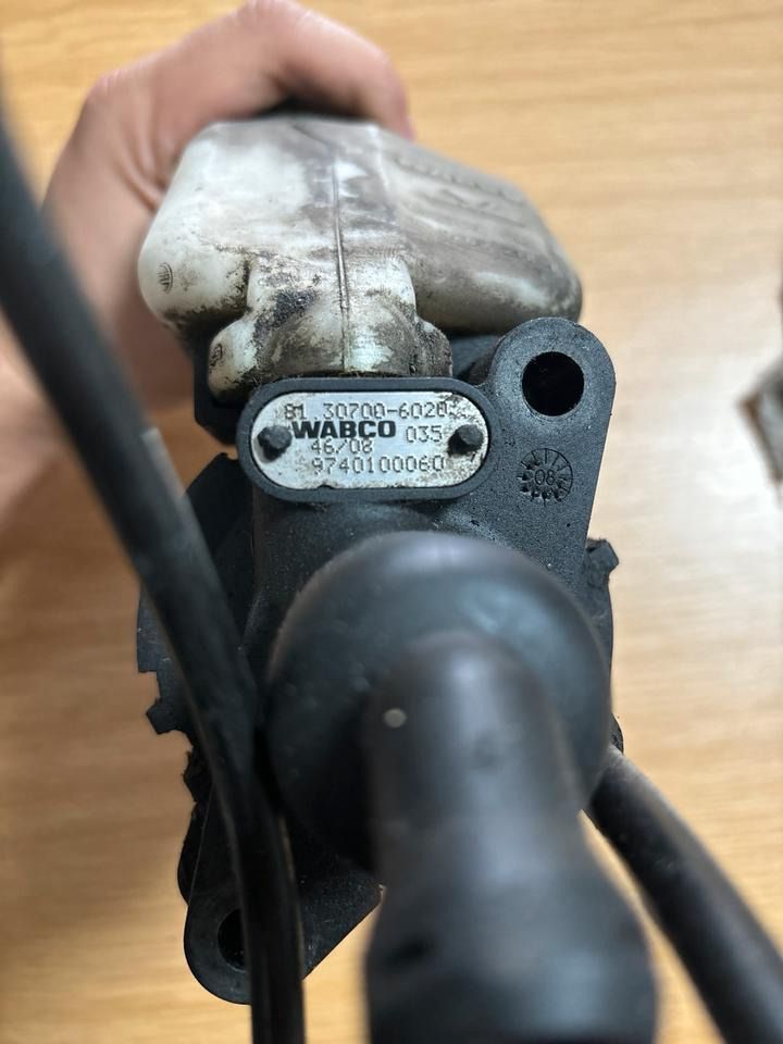 MAN WABCO Geberzylinder Kopplung 81.30700-6020 - Piezas de recambio para Camión: foto 2 MAN WABCO Geberzylinder Kopplung 81.30700-6020 - Piezas de recambio para Camión: foto 2