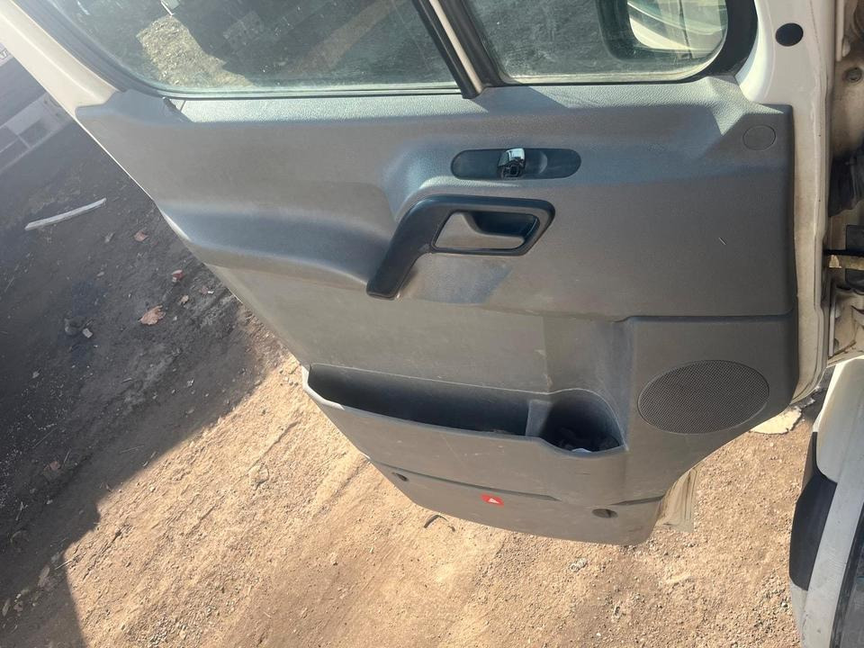 VW Crafter Fahrertür, Tür links weiß mit Spiegel - Piezas de recambio: foto 4 VW Crafter Fahrertür, Tür links weiß mit Spiegel - Piezas de recambio: foto 4