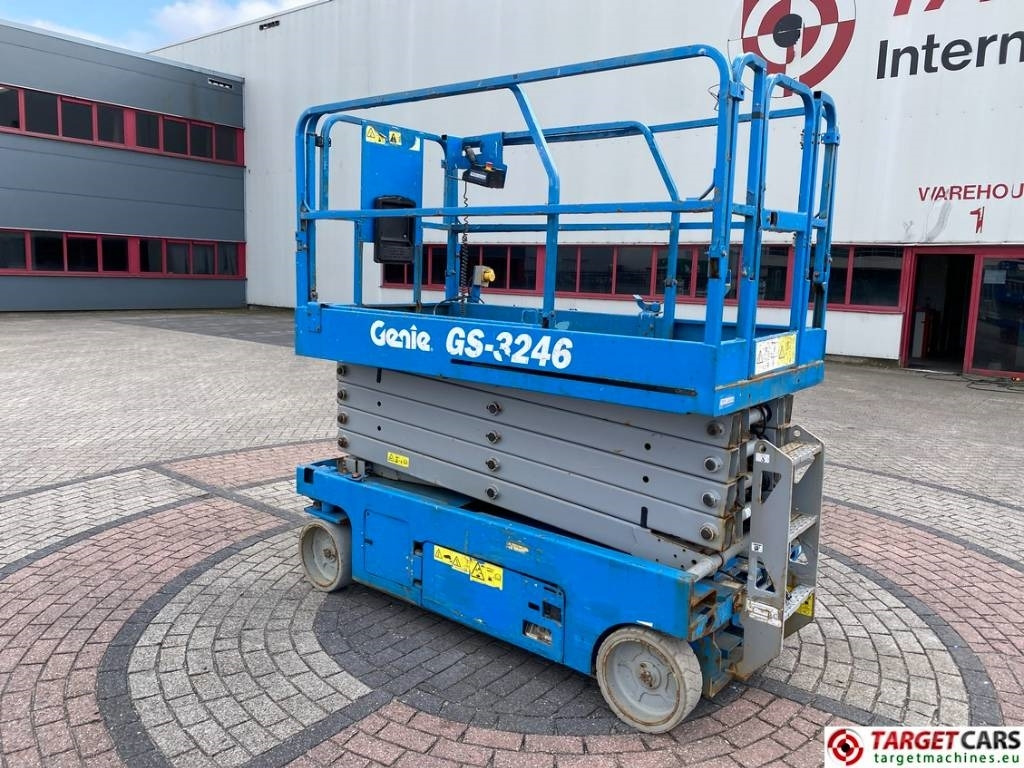 Genie GS-3246 Electric Scissor Work Lift 1175cm - Plataforma de tijeras: foto 4 Genie GS-3246 Electric Scissor Work Lift 1175cm - Plataforma de tijeras: foto 4