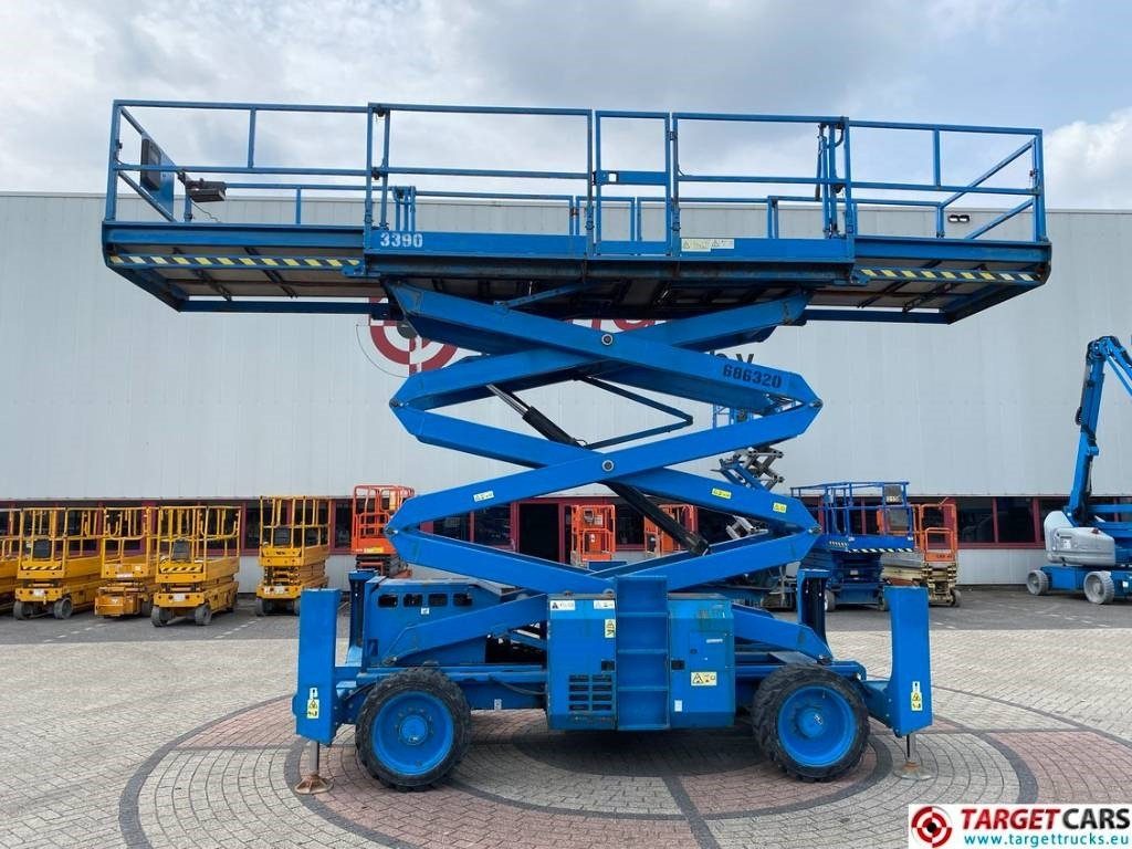 Genie GS-3390RT Diesel 4x4 Scissor Work Lift 1206cm - Plataforma de tijeras: foto 5 Genie GS-3390RT Diesel 4x4 Scissor Work Lift 1206cm - Plataforma de tijeras: foto 5