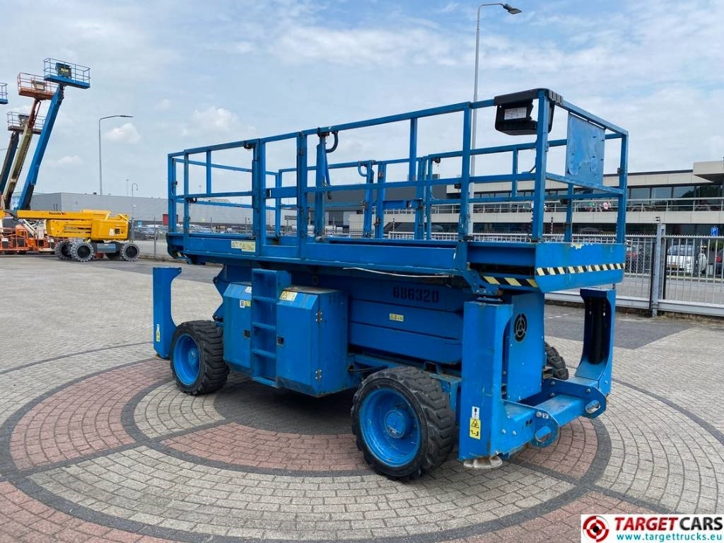 Genie GS-3390RT Diesel 4x4 Scissor Work Lift 1206cm - Plataforma de tijeras: foto 2 Genie GS-3390RT Diesel 4x4 Scissor Work Lift 1206cm - Plataforma de tijeras: foto 2