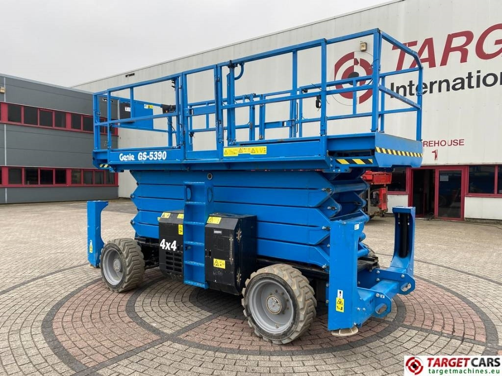 Genie GS-5390 RT LPG 4x4 Scissor Work Lift 1815cm - Plataforma de tijeras: foto 4 Genie GS-5390 RT LPG 4x4 Scissor Work Lift 1815cm - Plataforma de tijeras: foto 4