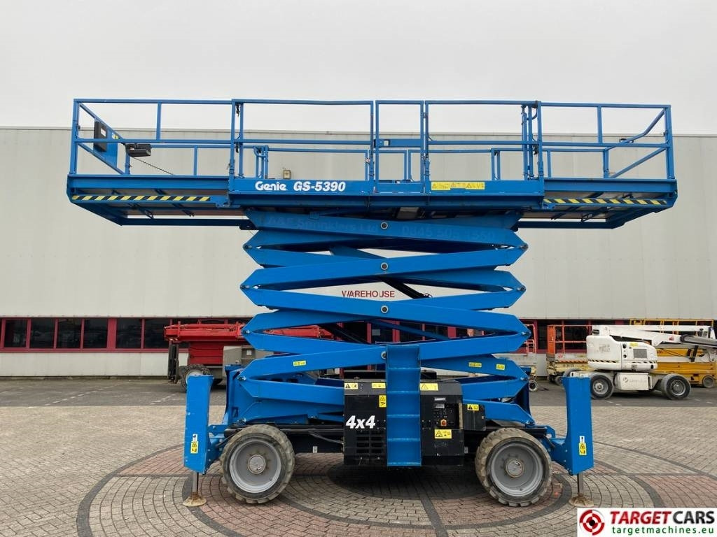 Genie GS-5390 RT LPG 4x4 Scissor Work Lift 1815cm - Plataforma de tijeras: foto 5 Genie GS-5390 RT LPG 4x4 Scissor Work Lift 1815cm - Plataforma de tijeras: foto 5
