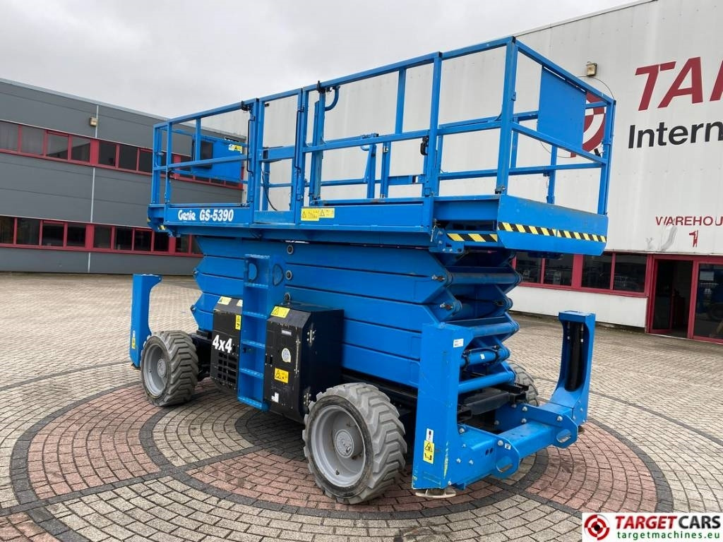 Genie GS-5390 RT LPG 4x4 Scissor Work Lift 1815cm - Plataforma de tijeras: foto 4 Genie GS-5390 RT LPG 4x4 Scissor Work Lift 1815cm - Plataforma de tijeras: foto 4