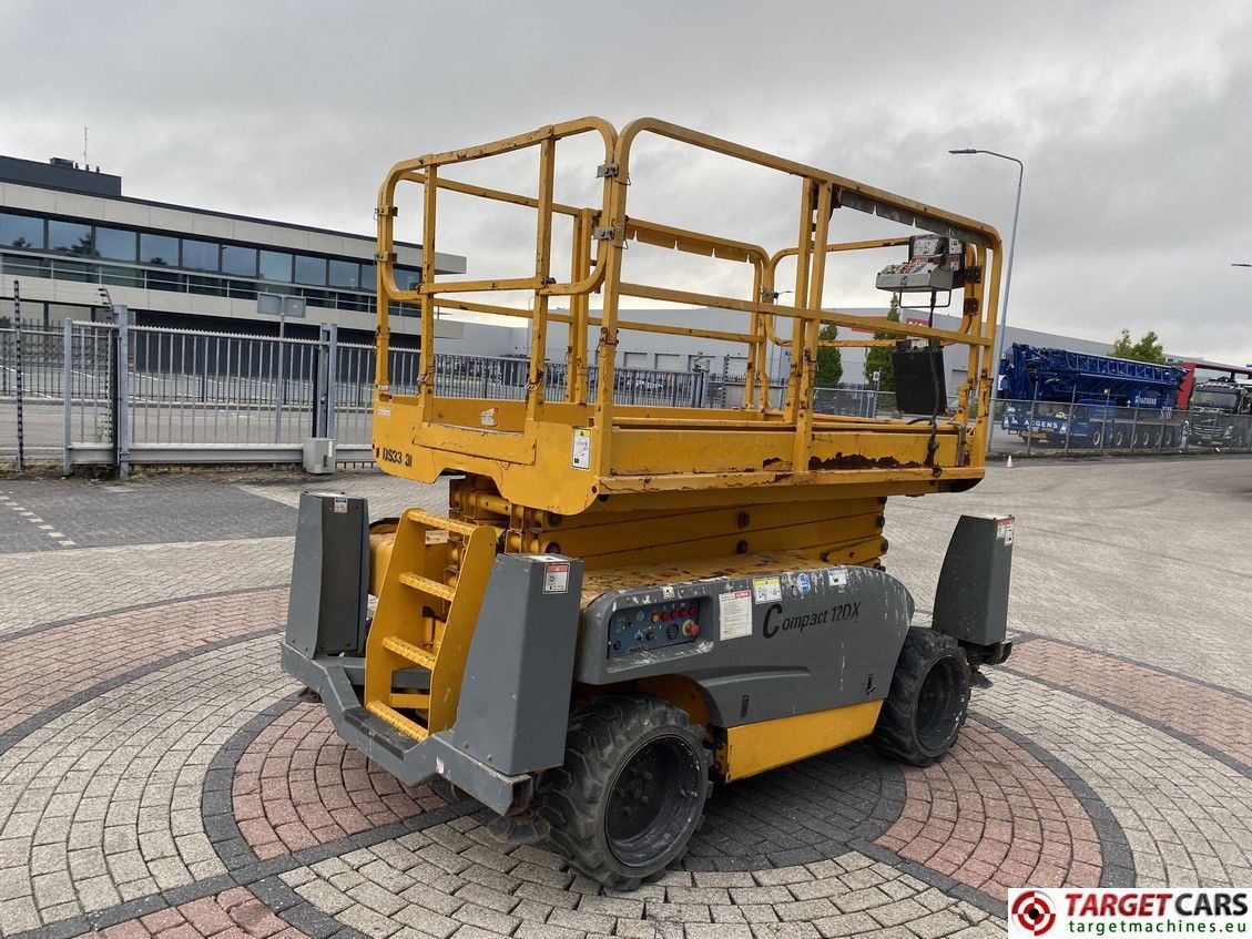 HAULOTTE COMPACT 12DX DIESEL 4x4 SCISSOR WORKLIFT 1206CM 2017 2018079 JACKLEGS - Plataforma de tijeras: foto 3 HAULOTTE COMPACT 12DX DIESEL 4x4 SCISSOR WORKLIFT 1206CM 2017 2018079 JACKLEGS - Plataforma de tijeras: foto 3