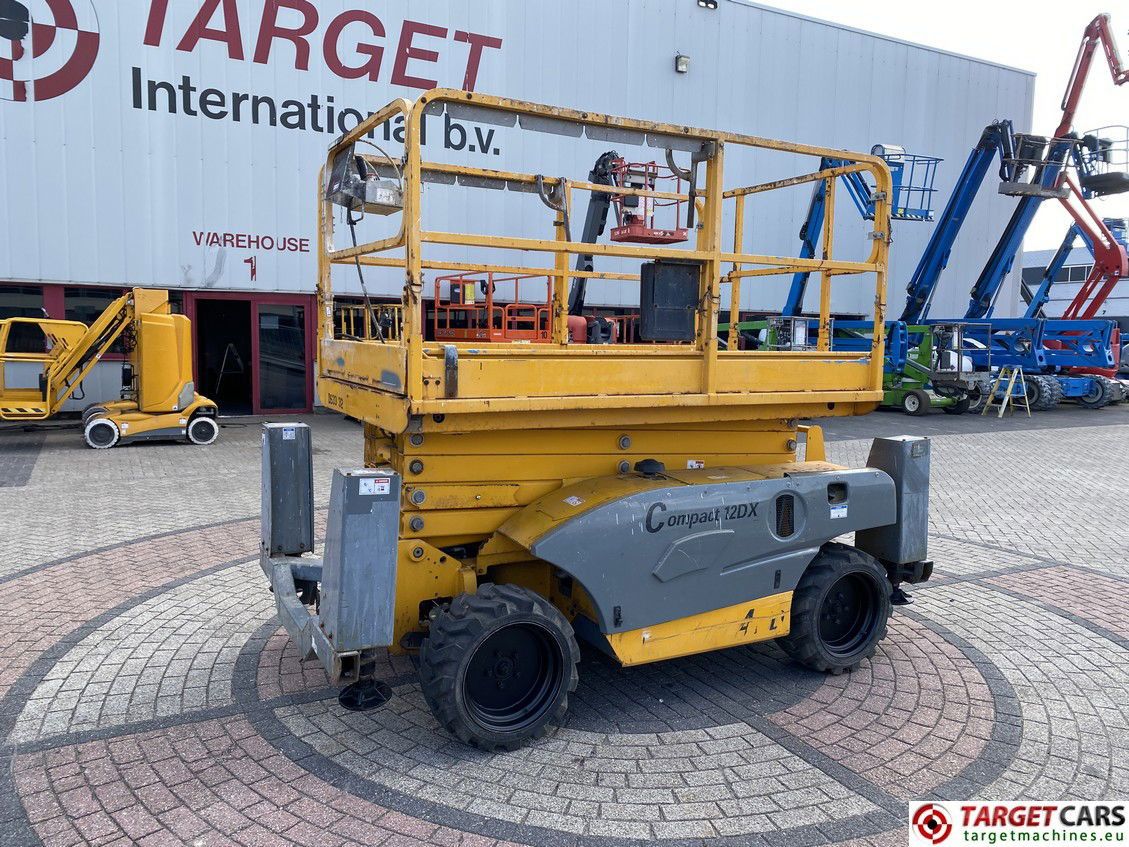 HAULOTTE COMPACT 12DX DIESEL 4x4 SCISSOR WORKLIFT 1206CM 2017 2018080 JACKLEGS - Plataforma de tijeras: foto 1 HAULOTTE COMPACT 12DX DIESEL 4x4 SCISSOR WORKLIFT 1206CM 2017 2018080 JACKLEGS - Plataforma de tijeras: foto 1